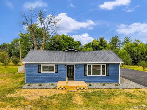 Tiny photo for 806 S Court Street, Bowling Green, MO 63334 (MLS # 26059853)