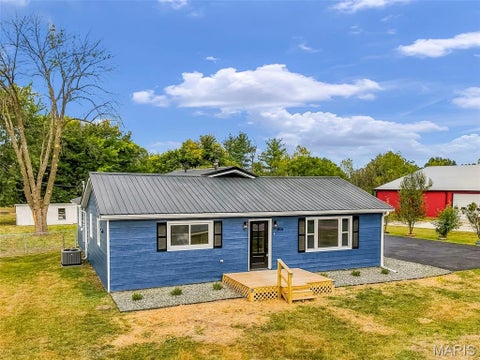 Tiny photo for 806 S Court Street, Bowling Green, MO 63334 (MLS # 26059853)