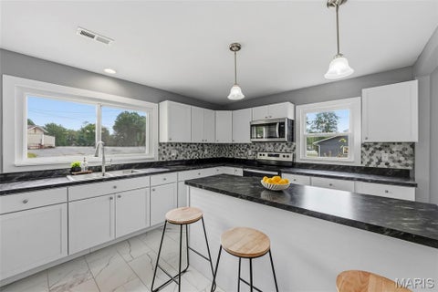 Tiny photo for 806 S Court Street, Bowling Green, MO 63334 (MLS # 26059853)