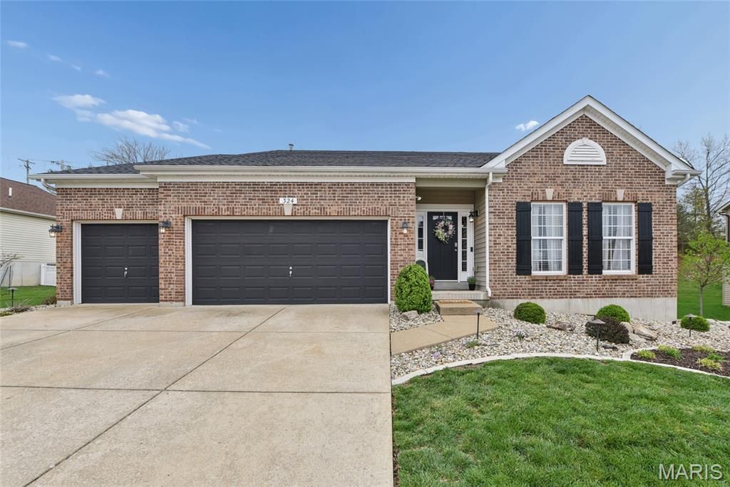 Photo of 324 Bramtonn Place, Arnold, MO 63010 (MLS # 26018486)