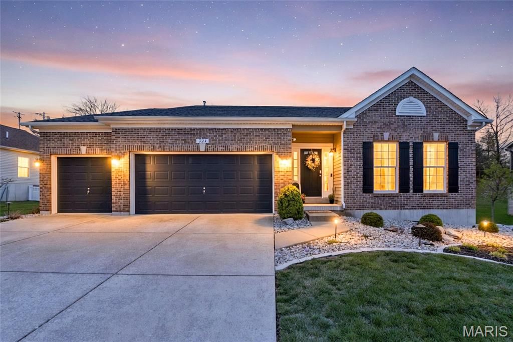 Photo of 324 Bramtonn Place, Arnold, MO 63010 (MLS # 26018486)