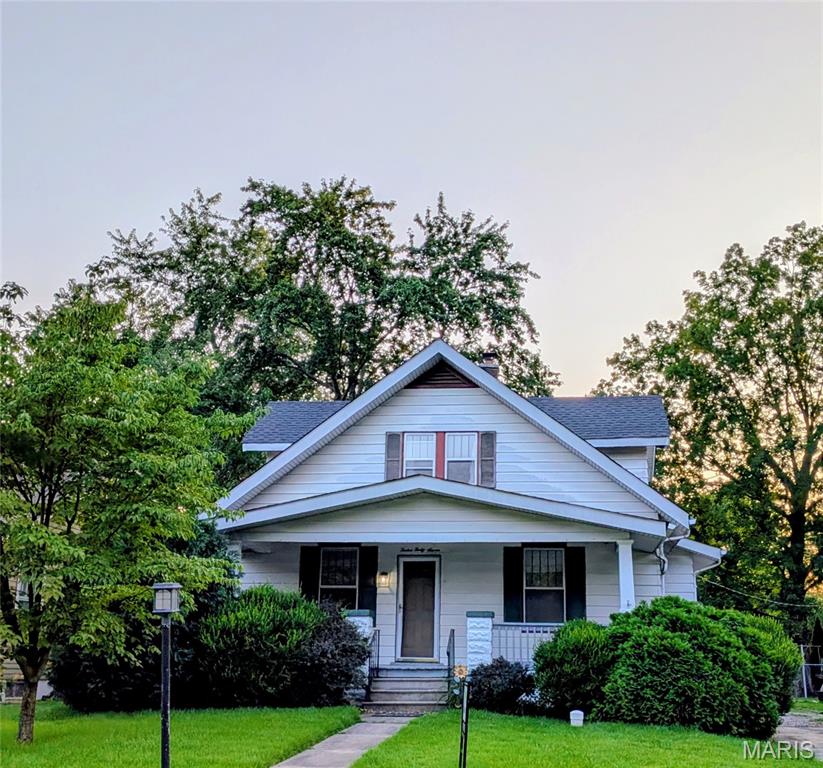Photo 1 of 12 — 1247 Emerson Avenue, Edwardsville, IL 62025