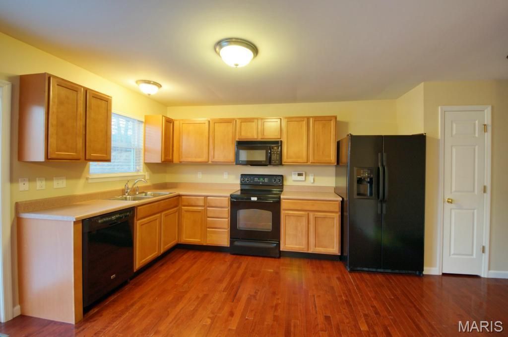 Photo of 208 Waterside Crossing Ct, St Peters, MO 63376 (MLS # 26027175)