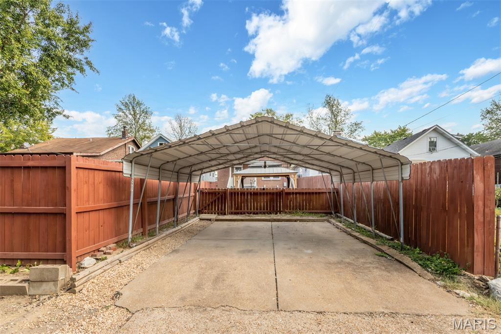 St Louis, Missouri 63116, United States, 2 Bedrooms Bedrooms, ,2 BathroomsBathrooms,Residential,Active,227317