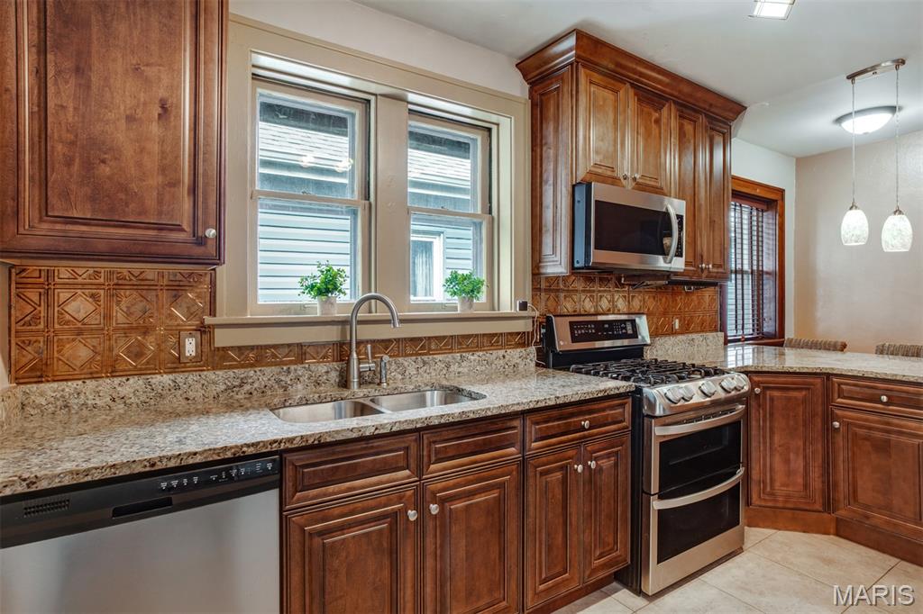 St Louis, Missouri 63116, United States, 2 Bedrooms Bedrooms, ,2 BathroomsBathrooms,Residential,Active,227317