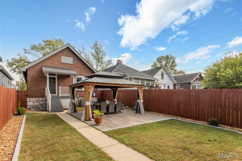 St Louis, Missouri 63116, United States, 2 Bedrooms Bedrooms, ,2 BathroomsBathrooms,Residential,Active,227317