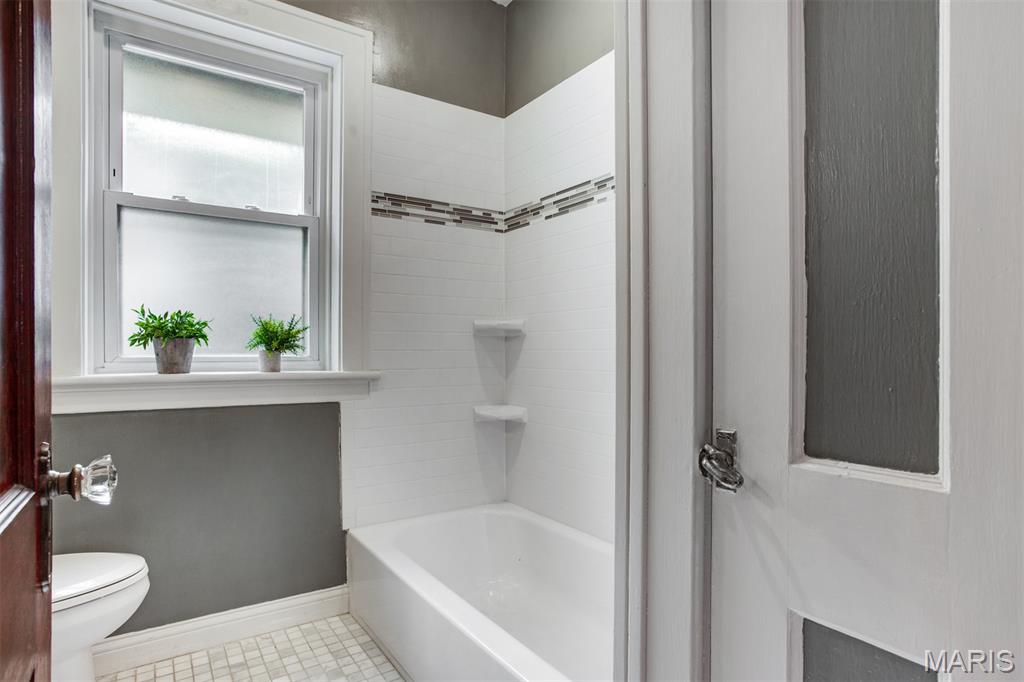 St Louis, Missouri 63116, United States, 2 Bedrooms Bedrooms, ,2 BathroomsBathrooms,Residential,Active,227317