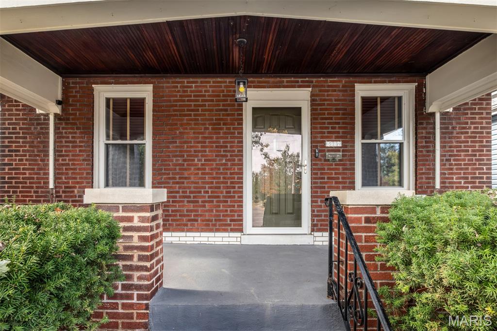 St Louis, Missouri 63116, United States, 2 Bedrooms Bedrooms, ,2 BathroomsBathrooms,Residential,Active,227317