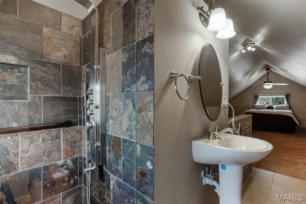 St Louis, Missouri 63116, United States, 2 Bedrooms Bedrooms, ,2 BathroomsBathrooms,Residential,Active,227317