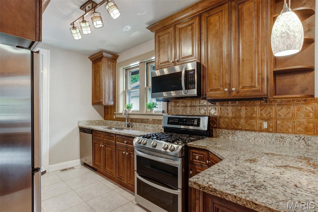 St Louis, Missouri 63116, United States, 2 Bedrooms Bedrooms, ,2 BathroomsBathrooms,Residential,Active,227317