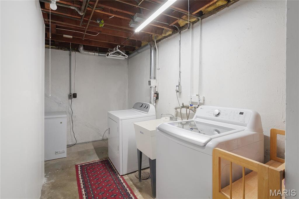 St Louis, Missouri 63122, United States, 4 Bedrooms Bedrooms, ,3 BathroomsBathrooms,Residential,Active,105046