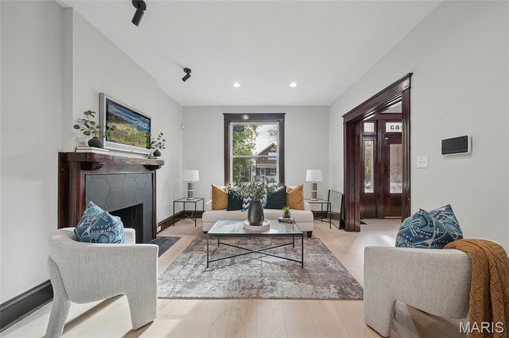 Russell Place Add - Residential