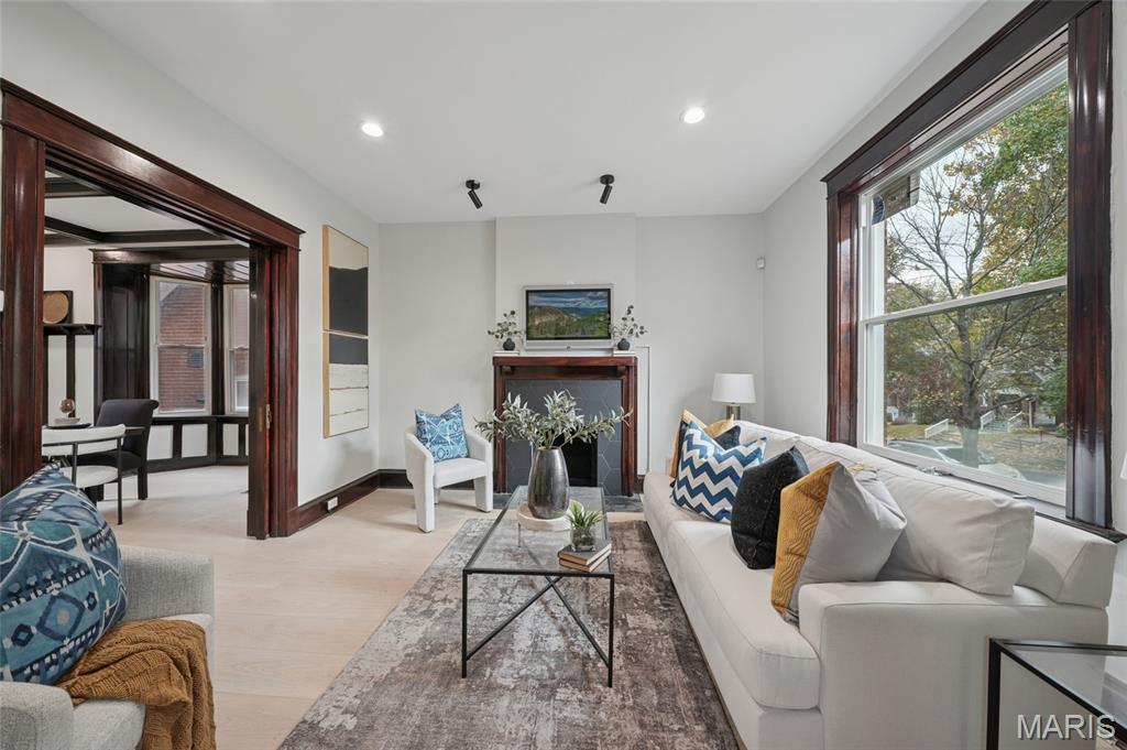 Russell Place Add - Residential