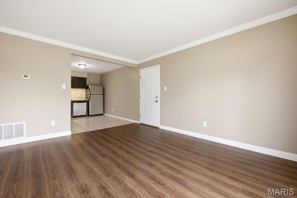 1231 Creve Coeur Crossing Lane B