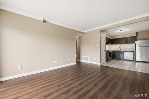 Tiny photo for 1231 Creve Coeur Crossing Lane #B, Creve Coeur, MO 63017 (MLS # 26031824)