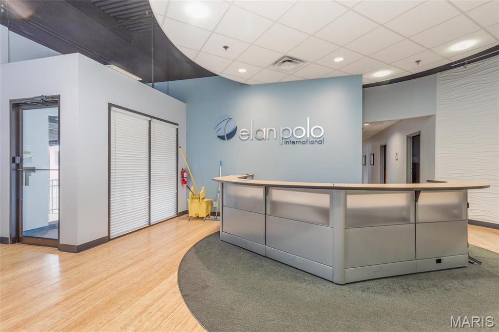 Overland - Commercial Sale