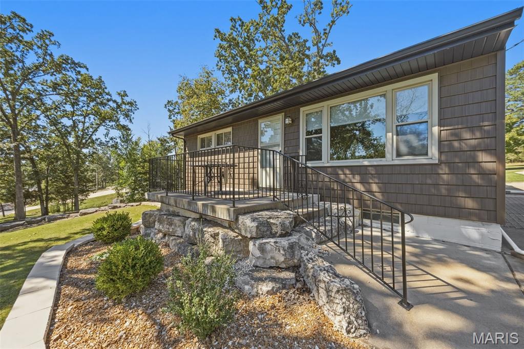 5985 N Lakeshore Drive