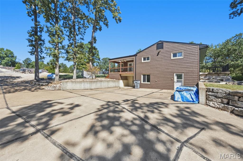5985 N Lakeshore Drive