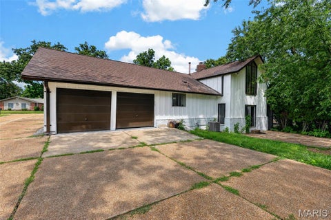 Tiny photo for 500 Kingridge Drive, Ballwin, MO 63011 (MLS # 26049098)