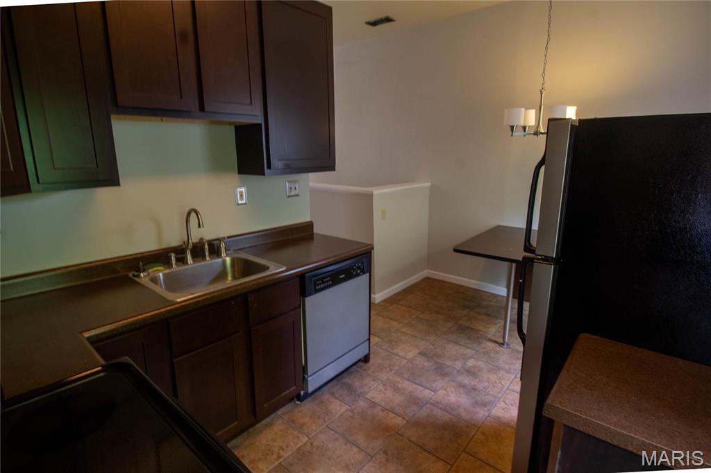 St Louis, Missouri 63118, United States, 1 Bedroom Bedrooms, ,1 BathroomBathrooms,Residential,Active,206620