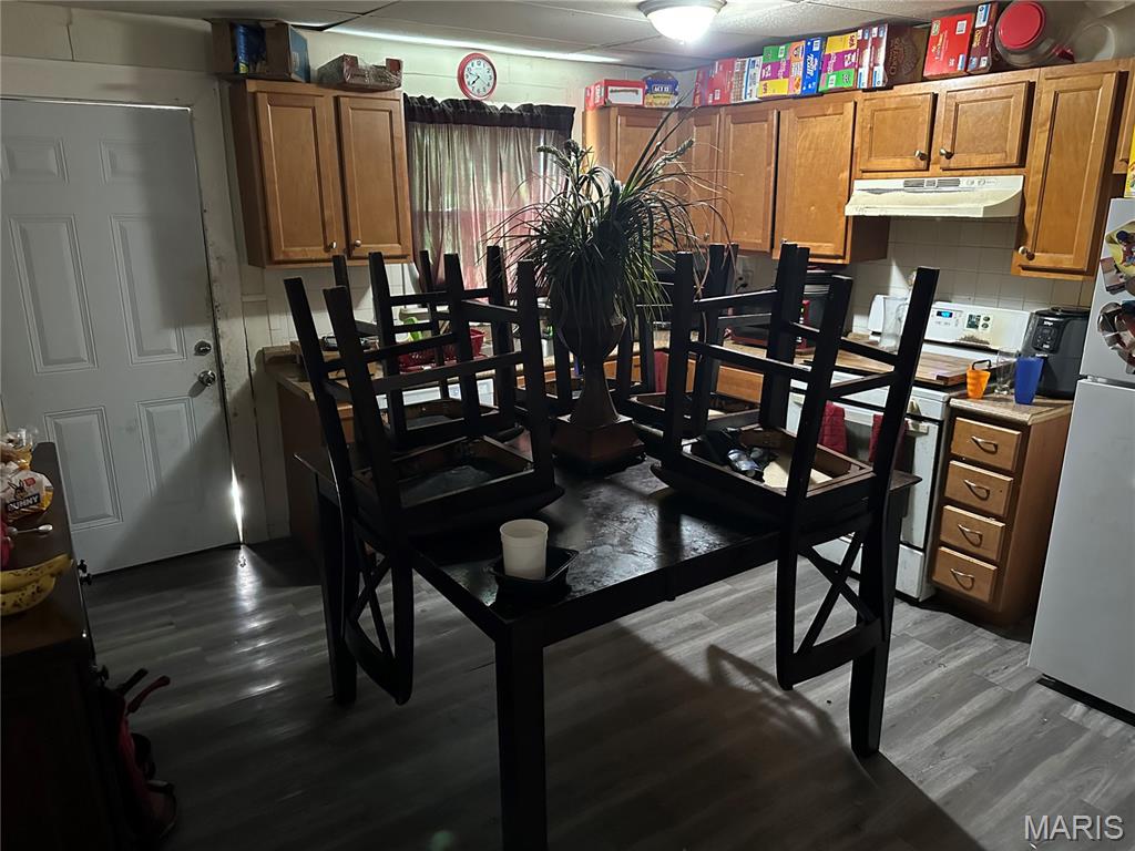 English Grove Add - Residential