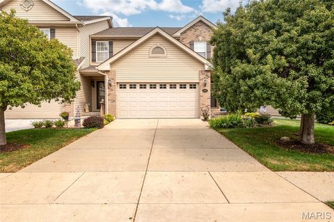 Photo of 6813 Hampshire Court, Maryville, IL 62062 (MLS # 26016554)