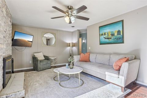 Tiny photo for 117 Old Oaks Drive, Ballwin, MO 63011 (MLS # 25076670)