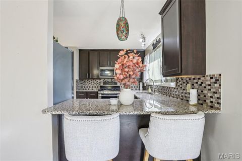 Tiny photo for 117 Old Oaks Drive, Ballwin, MO 63011 (MLS # 25076670)