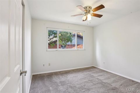 Tiny photo for 117 Old Oaks Drive, Ballwin, MO 63011 (MLS # 25076670)