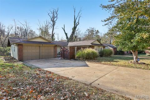 Tiny photo for 117 Old Oaks Drive, Ballwin, MO 63011 (MLS # 25076670)