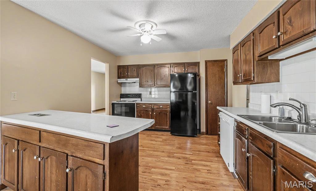 Wedgewood Manor - Residential