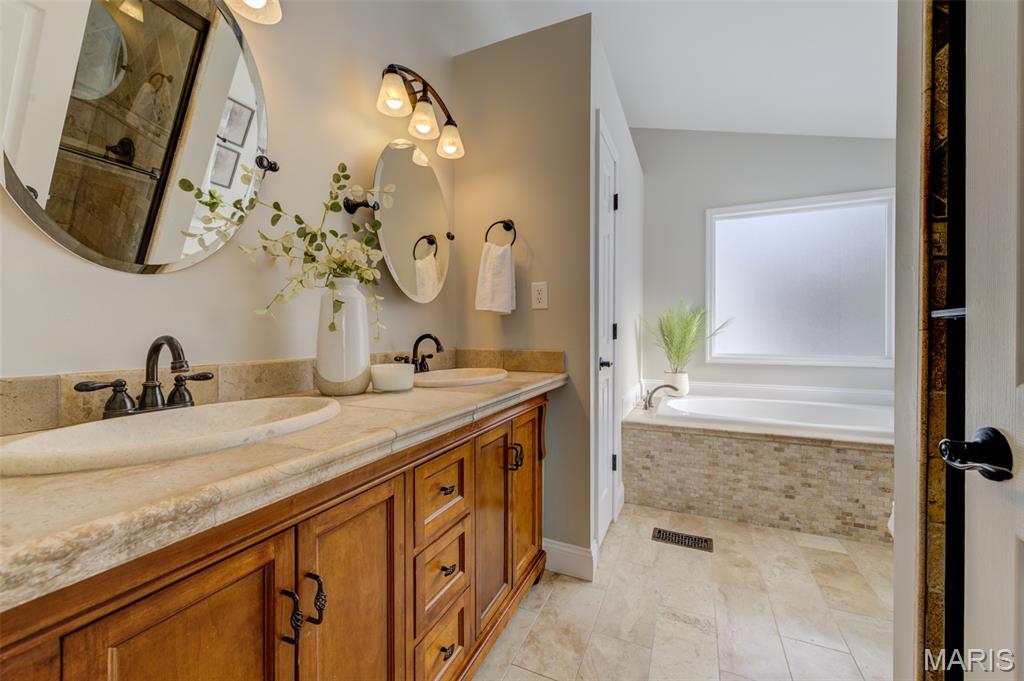 St Charles, Missouri 63303, United States, 4 Bedrooms Bedrooms, ,3 BathroomsBathrooms,Residential,Coming Soon,248307