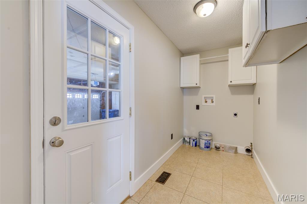 St Charles, Missouri 63303, United States, 4 Bedrooms Bedrooms, ,3 BathroomsBathrooms,Residential,Coming Soon,248307