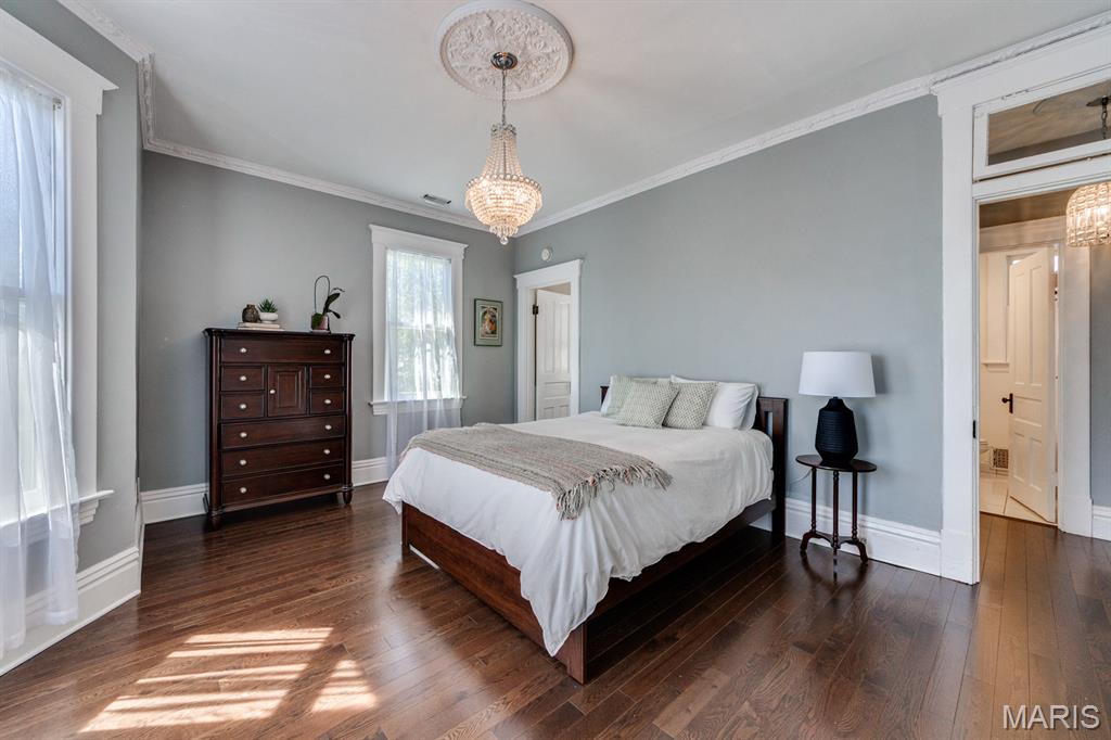 Tuxedo Park - Residential