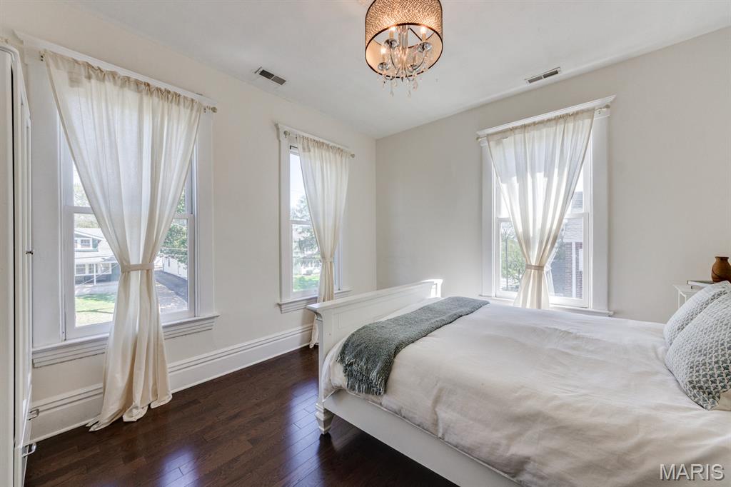 Tuxedo Park - Residential