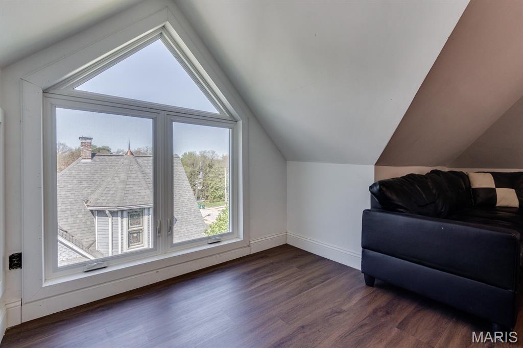 Tuxedo Park - Residential