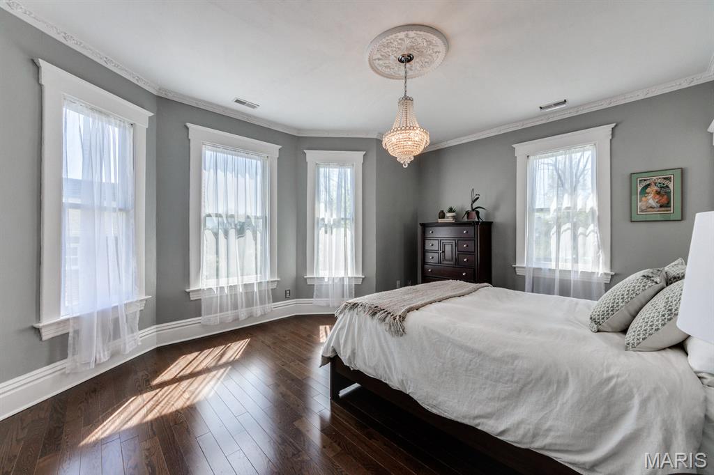 Tuxedo Park - Residential