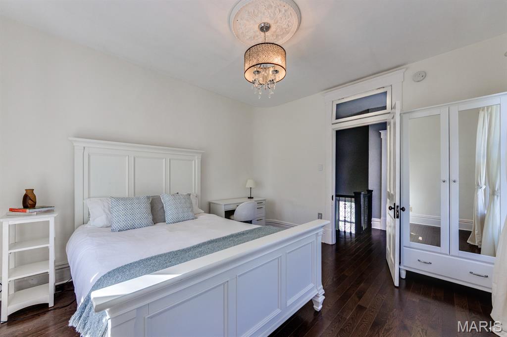 Tuxedo Park - Residential