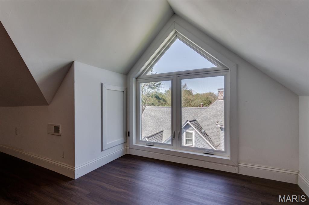 Tuxedo Park - Residential