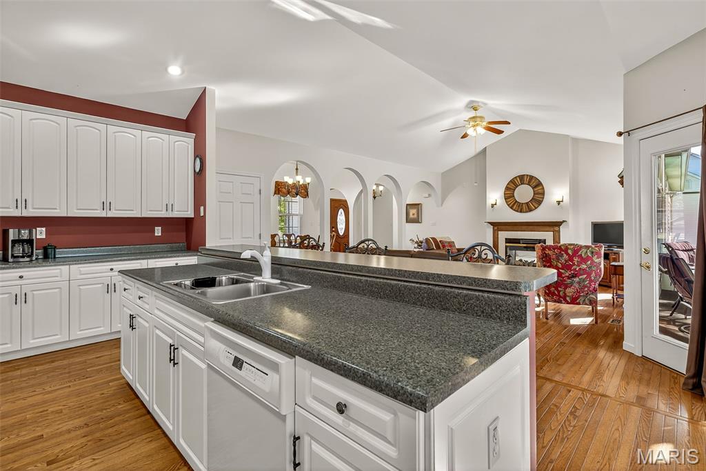 10507 Glen Oaks Drive