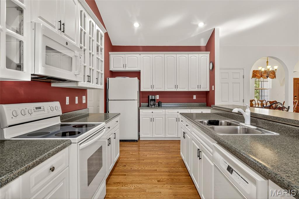 10507 Glen Oaks Drive