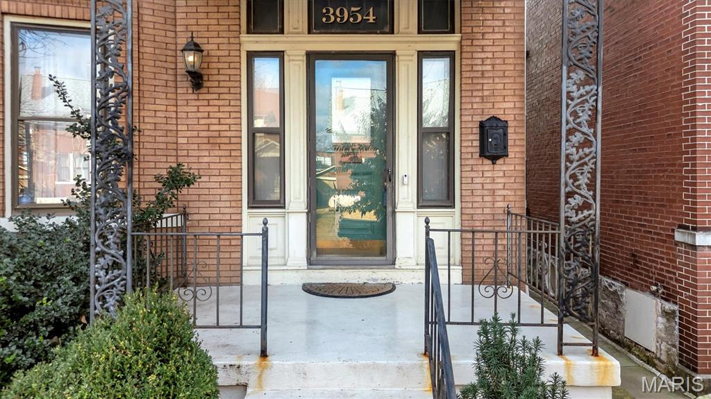 3954 Russell Boulevard