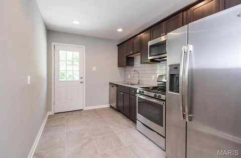 Tiny photo for 531 W Essex Avenue, Kirkwood, MO 63122 (MLS # 26003946)