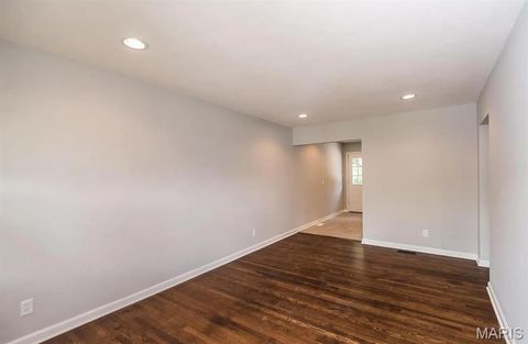 Tiny photo for 531 W Essex Avenue, Kirkwood, MO 63122 (MLS # 26003946)