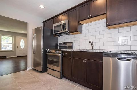 Tiny photo for 531 W Essex Avenue, Kirkwood, MO 63122 (MLS # 26003946)