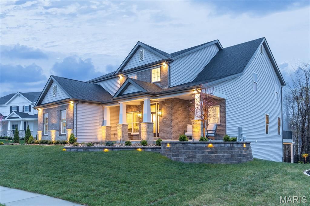 Photo of 973 Tara Court, Chesterfield, MO 63005 (MLS # 26018965)