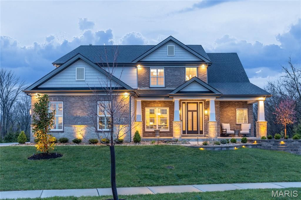 Photo of 973 Tara Court, Chesterfield, MO 63005 (MLS # 26018965)