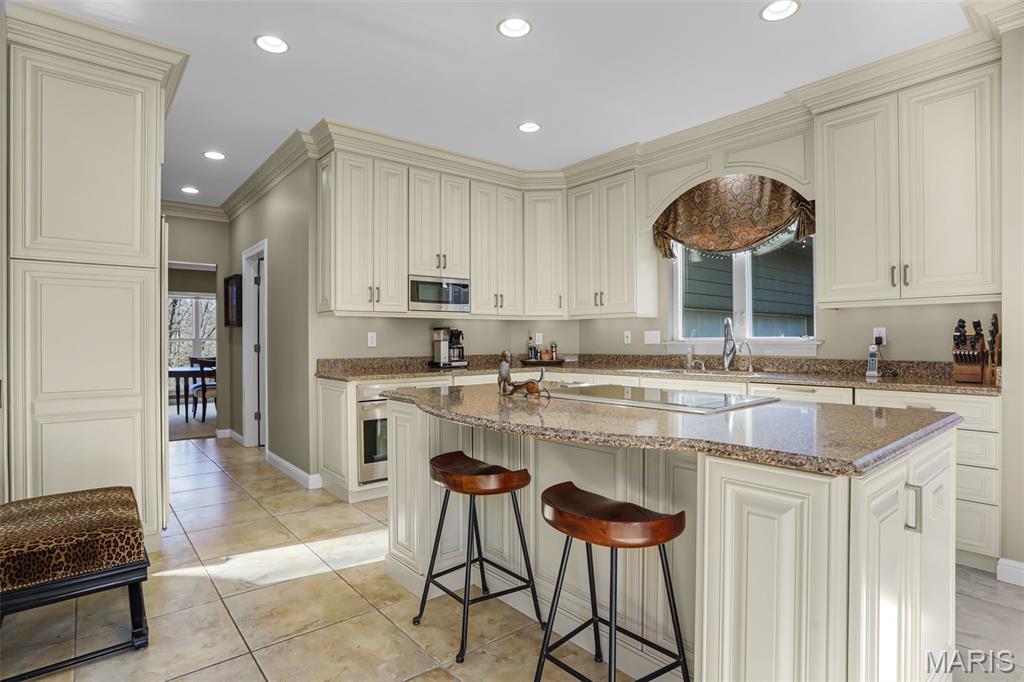 Country Club Green - Residential