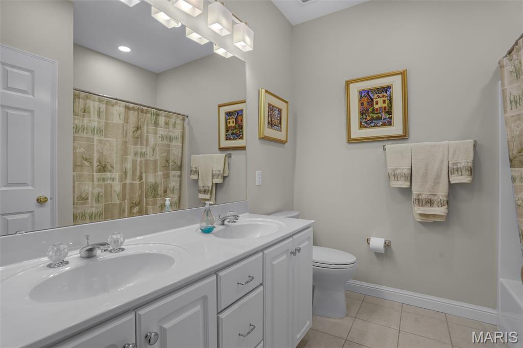 Country Club Green - Residential