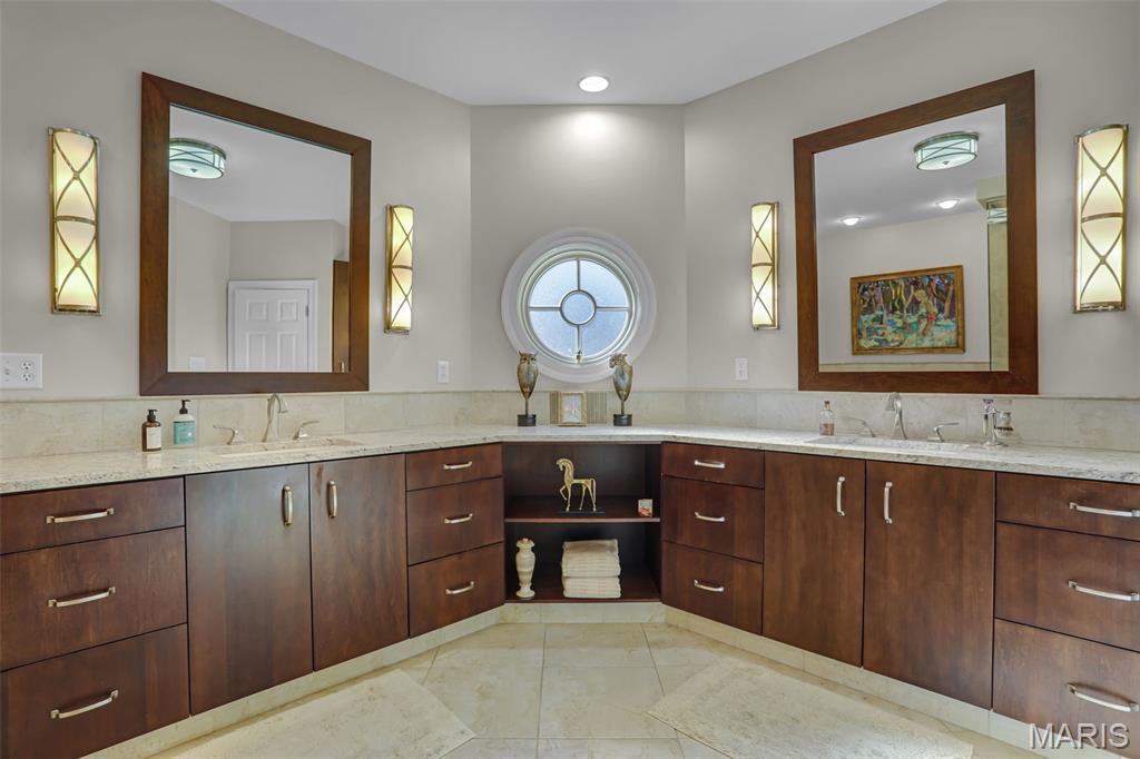 Country Club Green - Residential